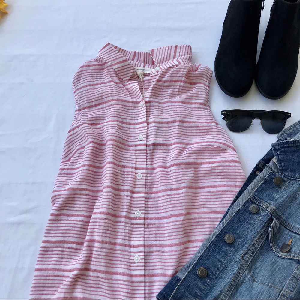 ❌❌SOLD❌❌Striped sleeveless shirt